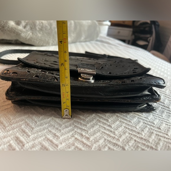 Patricia Nash Lanza Crossbody - Picture 5 of 17